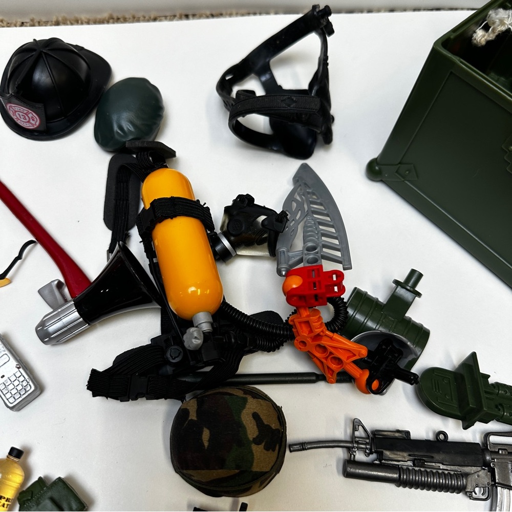 Army Military First Responder Equipment GI Joe Action Figure Accessories w/ Case - Picture 7 of 15